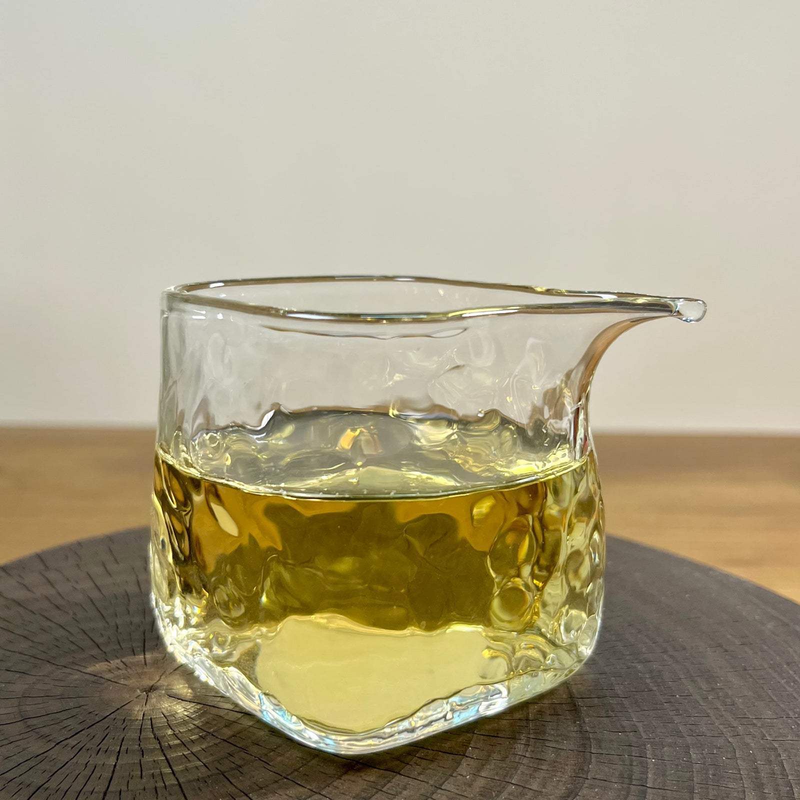 Spouted Hammered Texture Gong Fu Tea Glass Pitcher 190ml